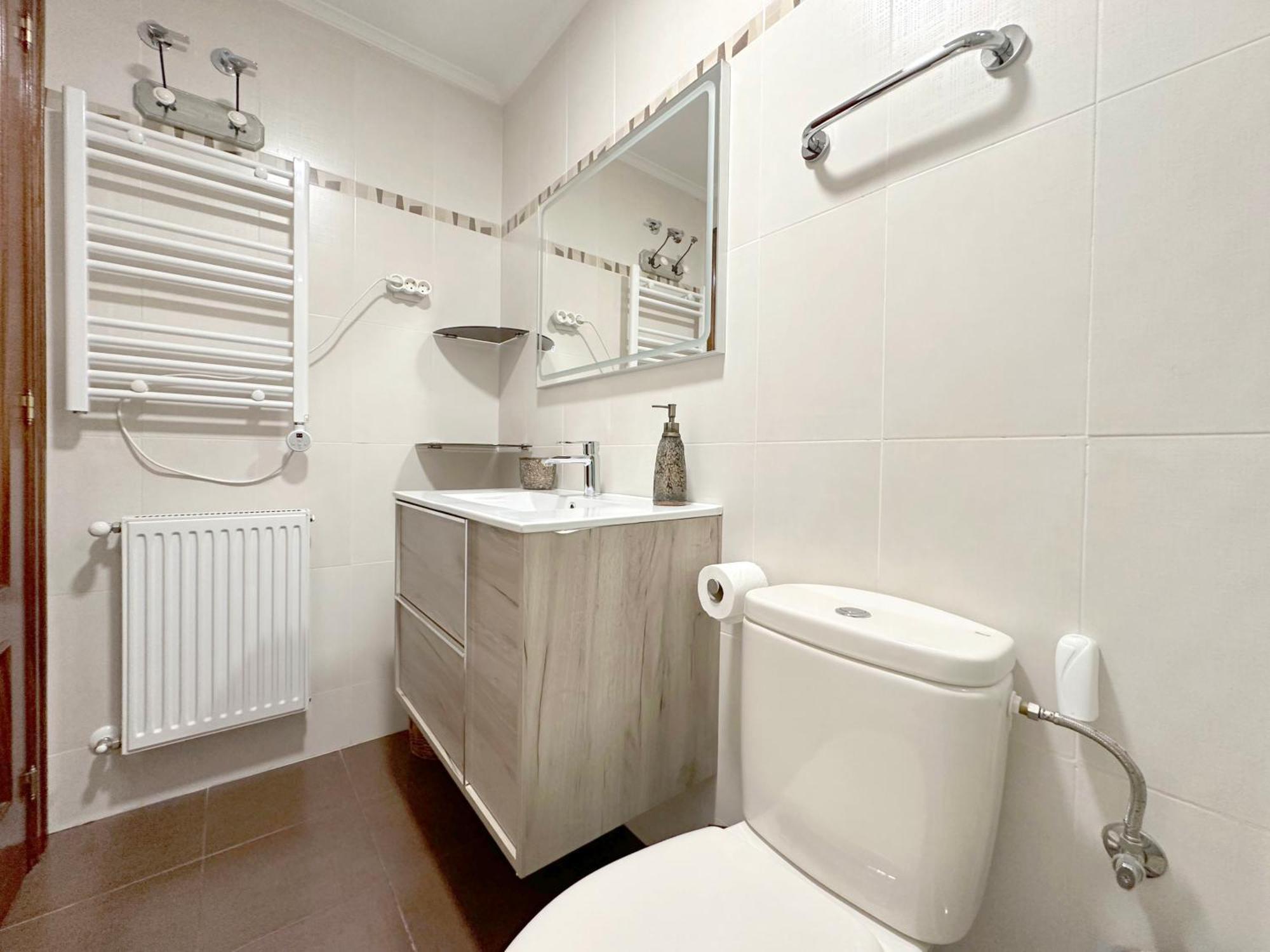 Apartamento Con Gran Terraza En El Centro Apartment กาสโตร-อูร์เดียเลส ภายนอก รูปภาพ