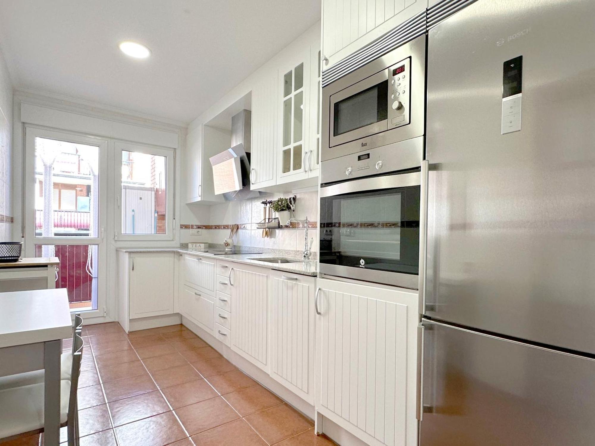 Apartamento Con Gran Terraza En El Centro Apartment กาสโตร-อูร์เดียเลส ภายนอก รูปภาพ