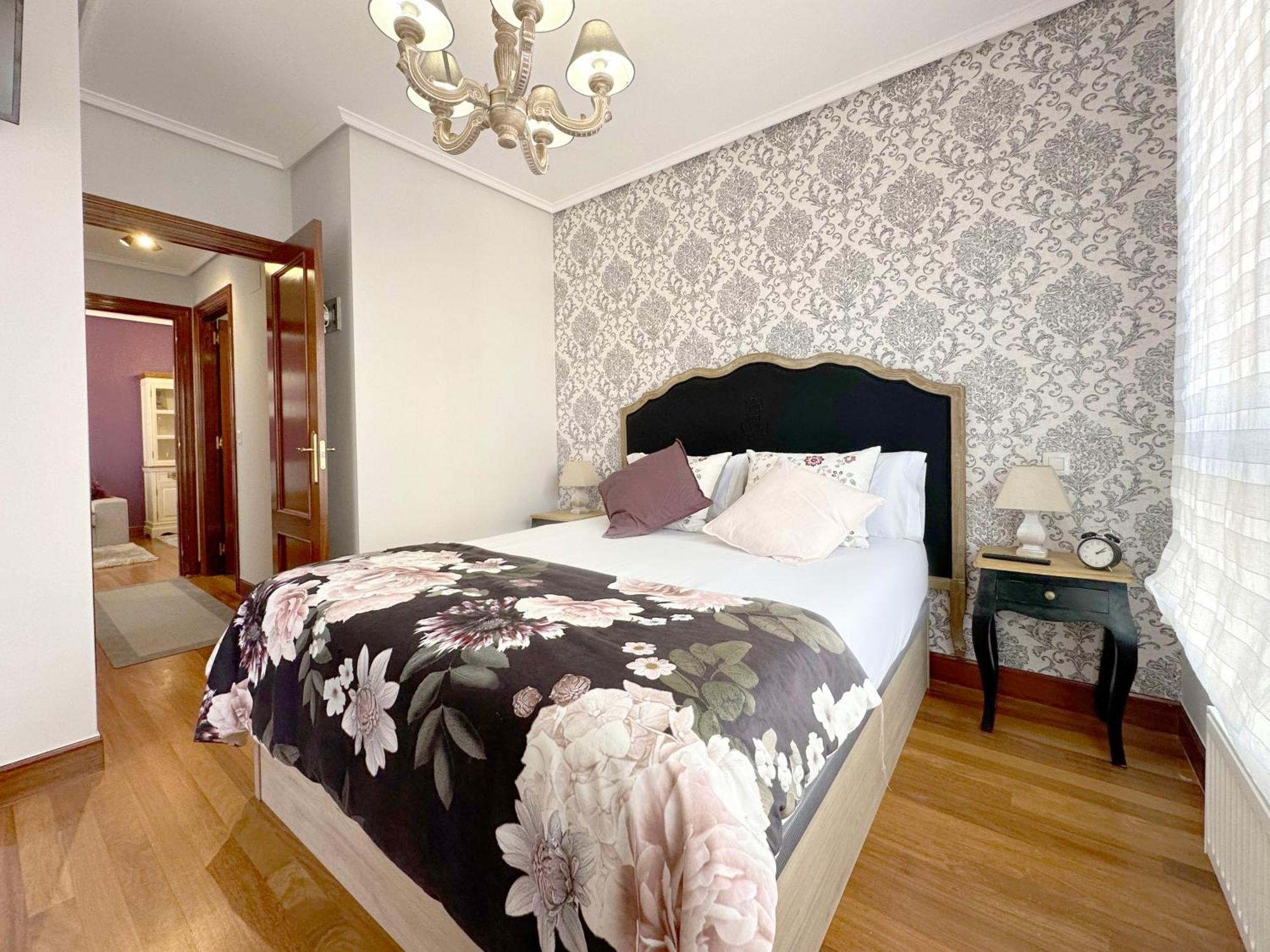 Apartamento Con Gran Terraza En El Centro Apartment กาสโตร-อูร์เดียเลส ภายนอก รูปภาพ